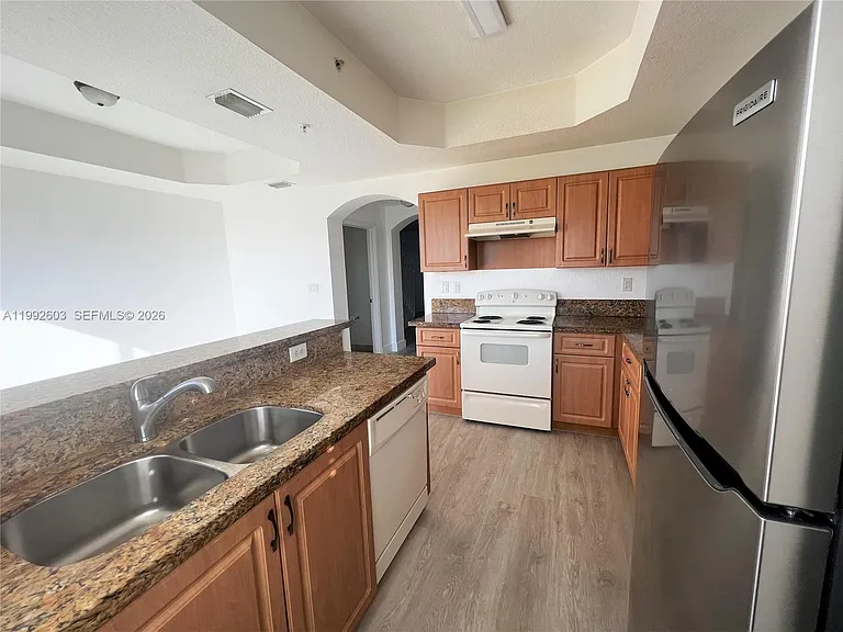 1088 SW 144th Ave #801 — Photo 7