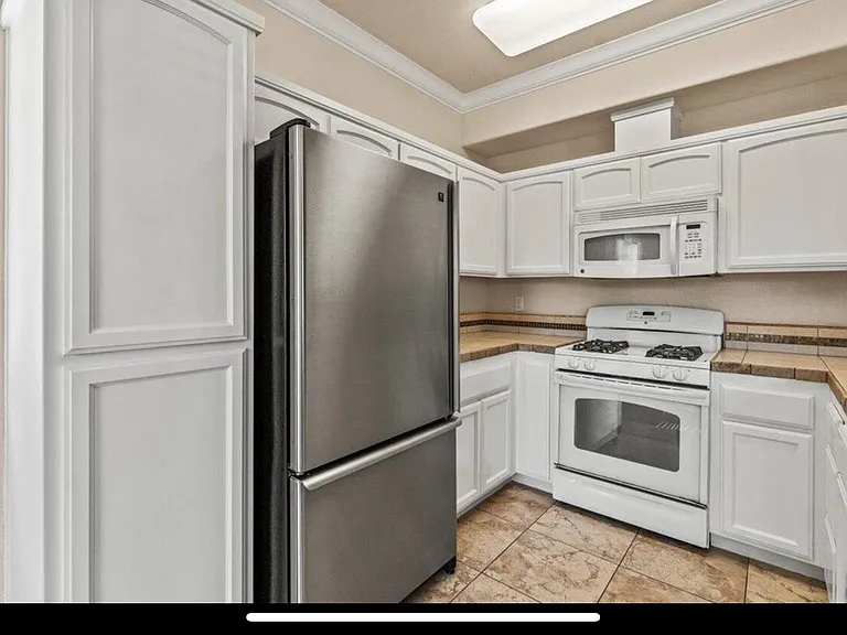 2103 Tuscany Way — Photo 5
