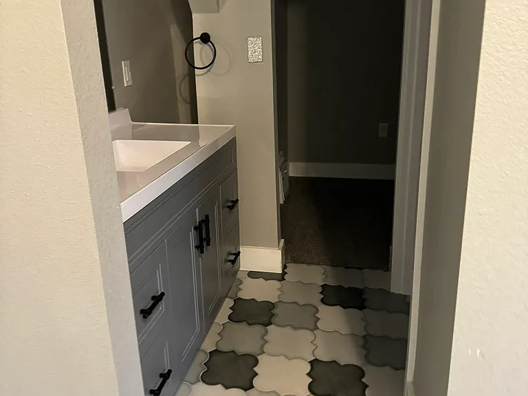 1025 Exchange St — Photo 6