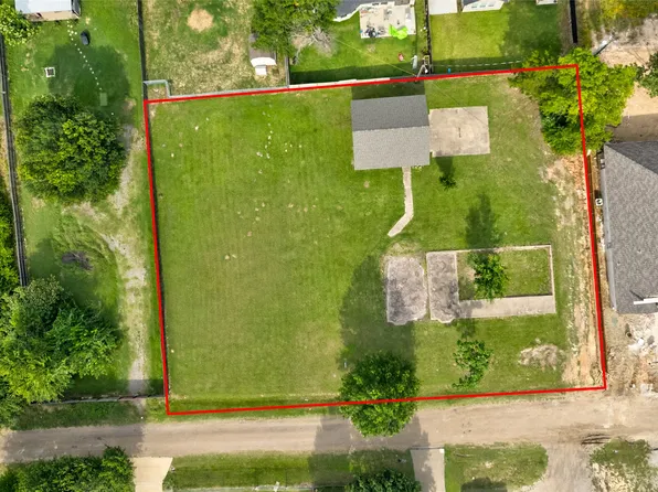 318 Outboard Dr, Mabank, TX 75156