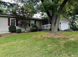 11 Rose Ln, Washington, IN 47501