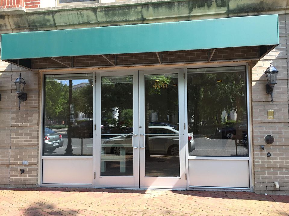 1st image of 400 John Carlyle St