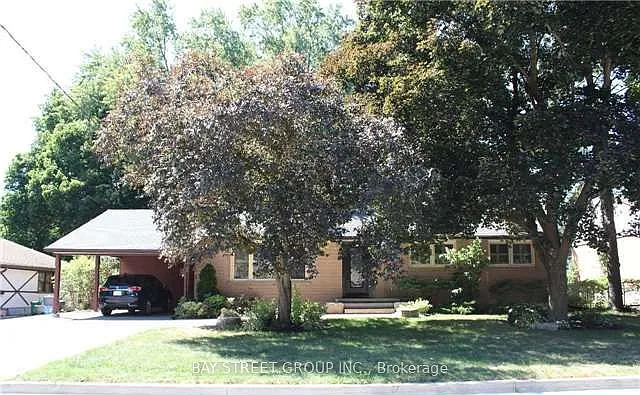 5 bed, $3,100 — Photo 1