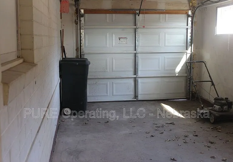 670 S 69th St — Photo 32