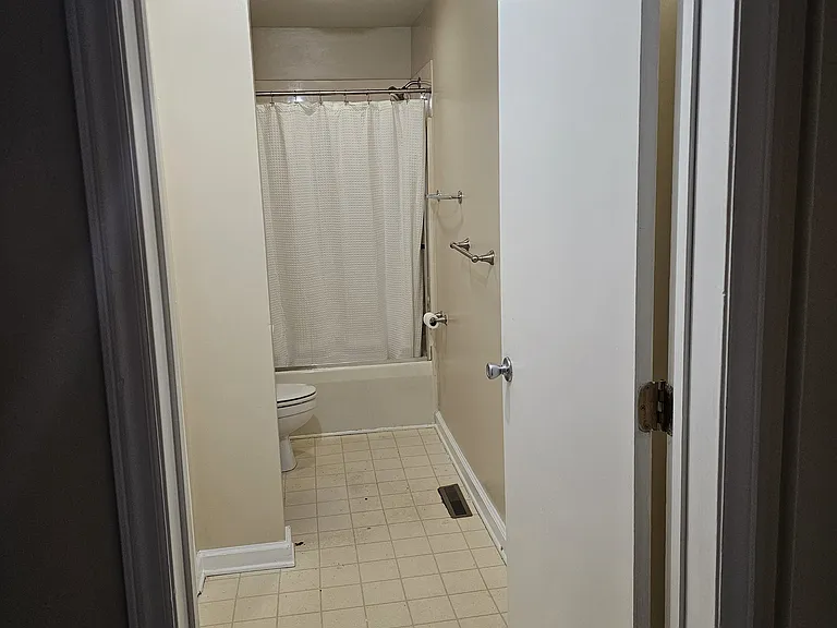 559 Bruton Dr NW — Photo 8