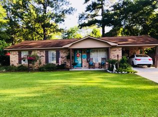 1415 Fairview Dr, Waynesboro, MS 39367