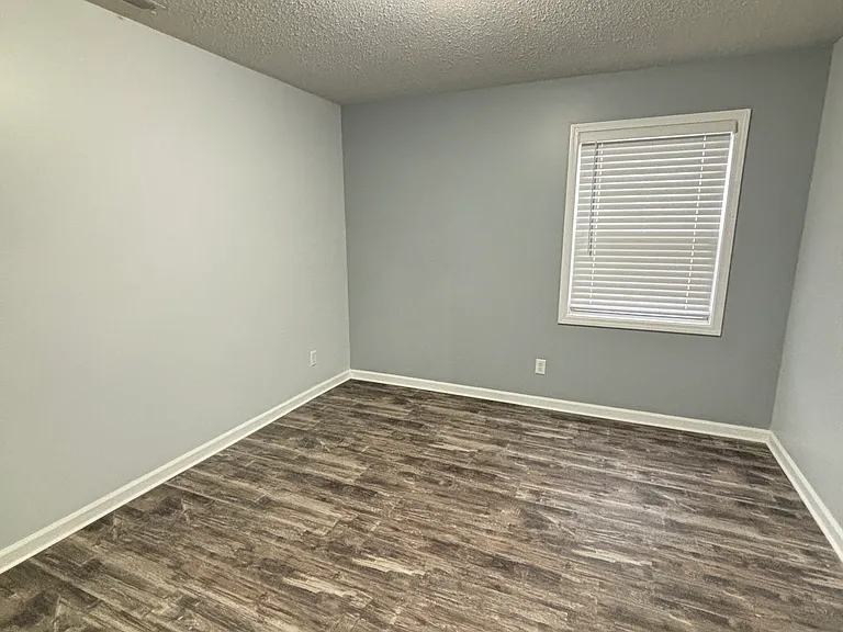 285 E Park Dr — Photo 12