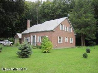 6 Bobs Hl, Adams, MA 01220