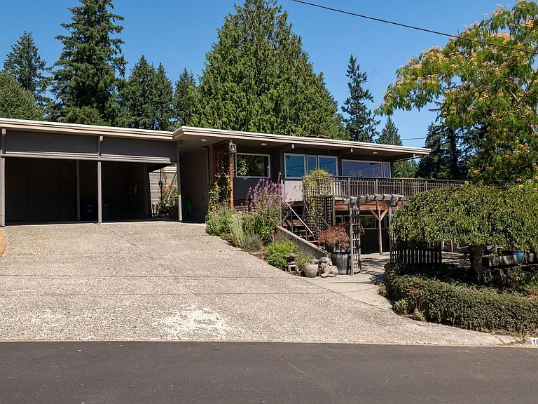 16650 SE 26th St — Photo 44