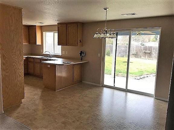 3rd image of 1468 Andrew Dr