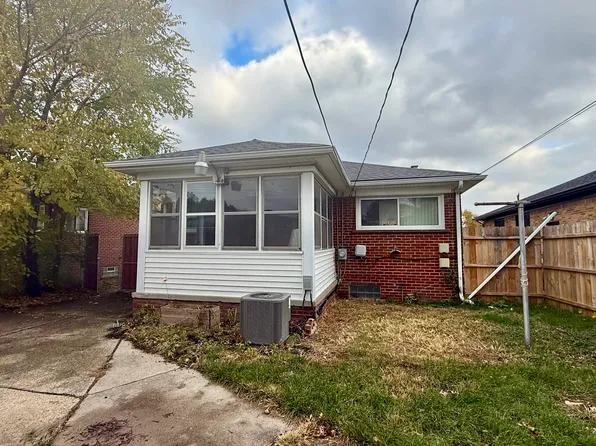 20009 Lesure St, Detroit, MI 48235