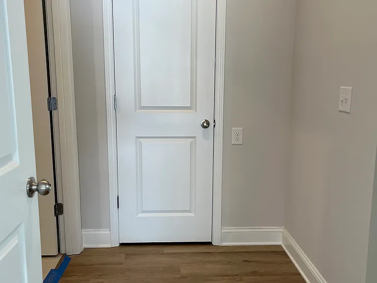 414 Kinross Ln — Photo 32