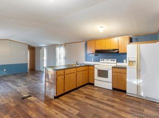 28657 Canyon Rd, Stover, MO 65078