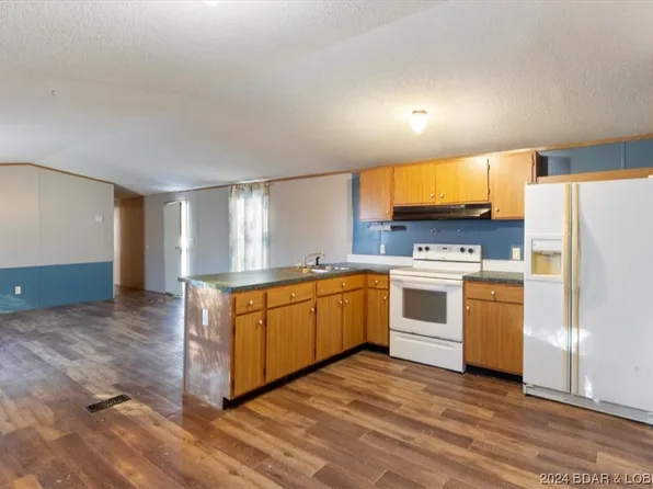 28657 Canyon Rd, Stover, MO 65078