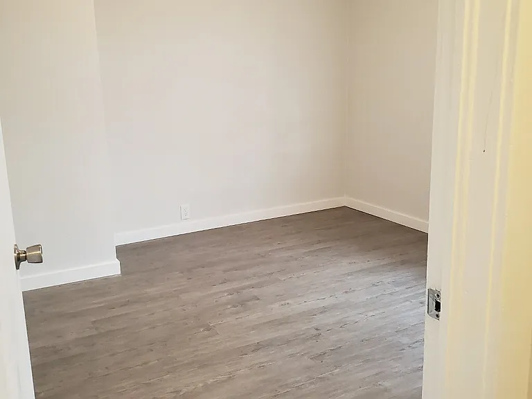 422 3rd Ave E #1 — Photo 6