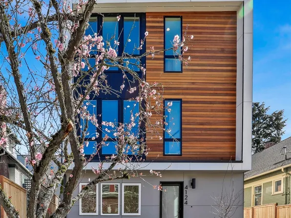 4124 Densmore Avenue N, Seattle, WA 98103