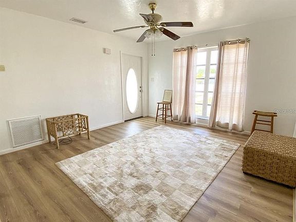 4th image of 22239 Midway Blvd