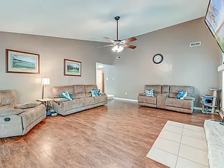 303 Canaberry Cir — Photo 17