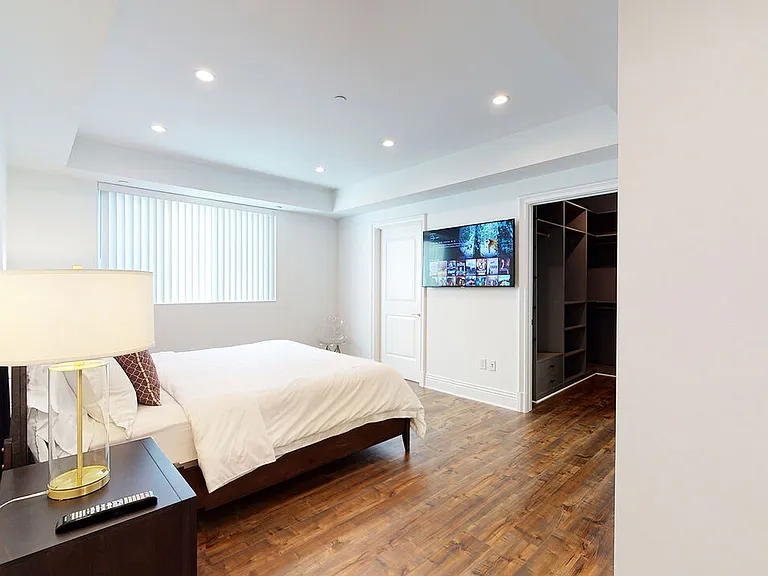 907 S Shenandoah St #101 — Photo 22