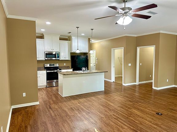 2nd image of 210 Huron Dr