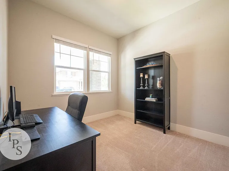 4299 Vineyard Dr — Photo 5
