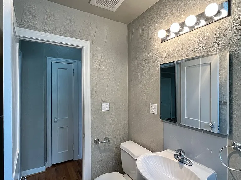 Castle Manor by Star Metro — Photo 21