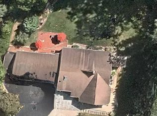 380 Motts Cove Rd S, Roslyn, NY