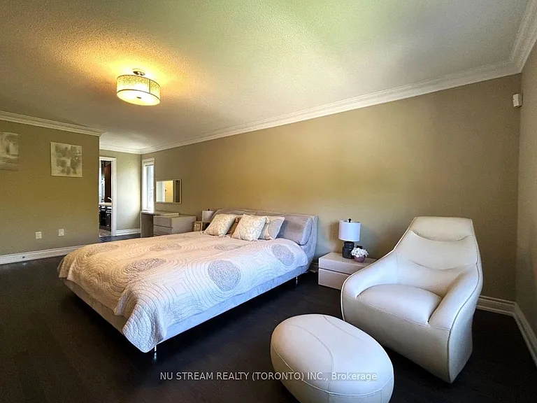 31 Ashfield Dr — Photo 23