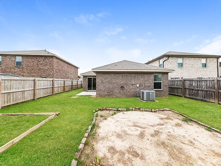 113 Winstead Cir — Photo 14