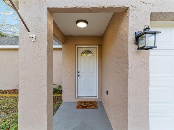 39832 N Hibiscus Way, Lady Lake, FL 32159