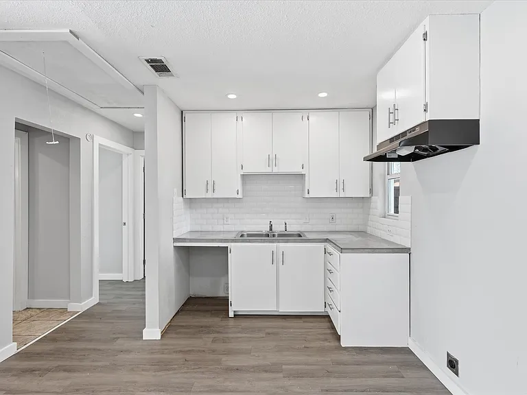 3103 S Edgefield Ave — Photo 5