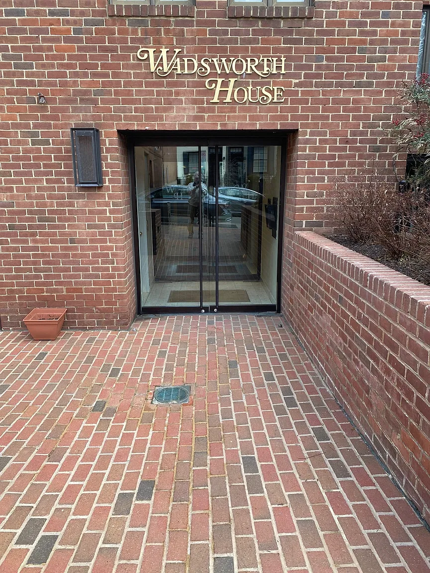 1045 31st St NW APT 203 photo 1