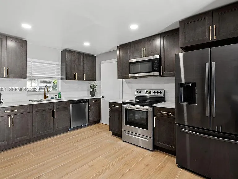 736 Prosperity Farms Rd — Photo 22
