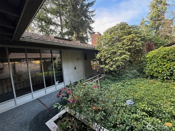 8407 SE 82nd Street, Mercer Island, WA 98040