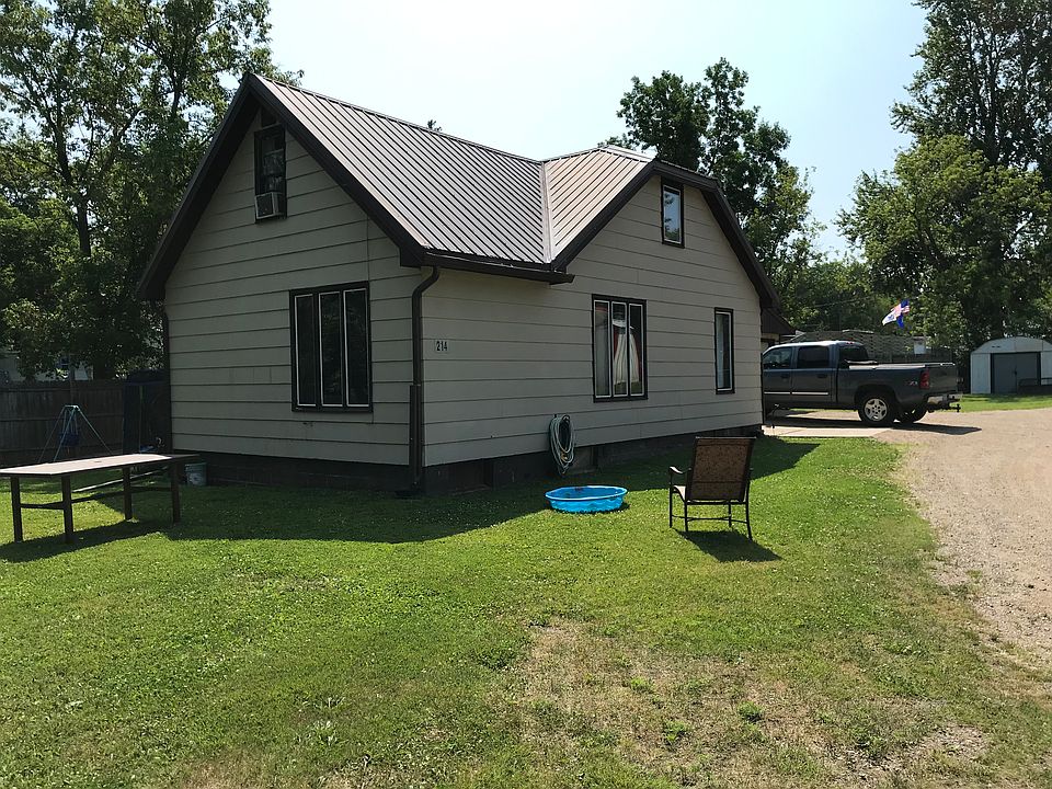 1st image of 214 7th Ave E