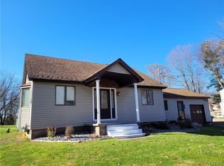 682 W River Rd, Oswego, NY 13126