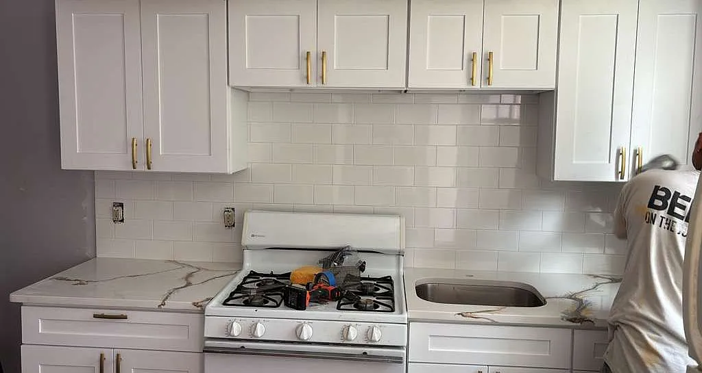 6016 Larchwood Ave — Photo 1