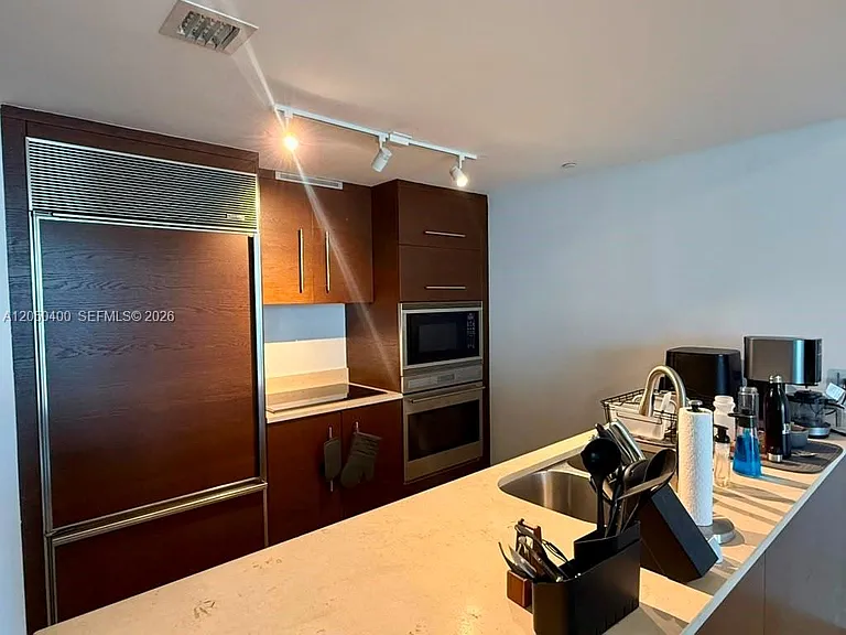 475 Brickell Ave #1012 — Photo 7