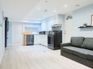 704 Abana Rd #1, Mississauga, ON L5A1H4