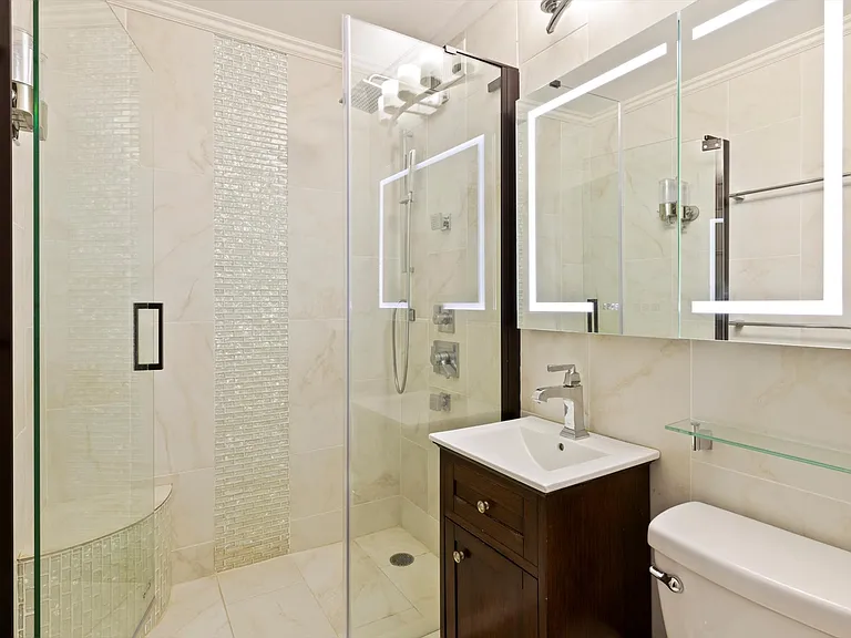 430 W 34th St #15L — Photo 6