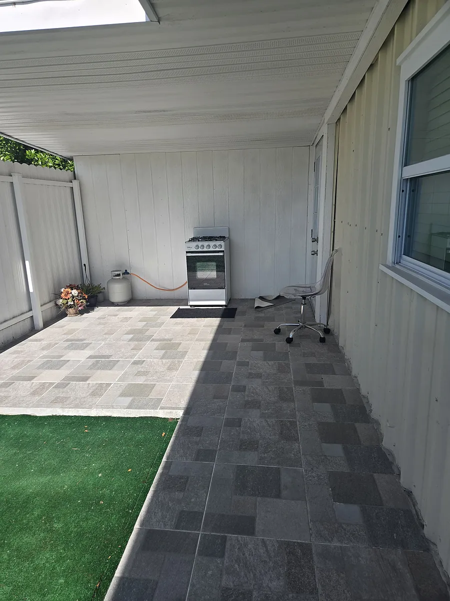 Building Photo - 5603 Golden Dr
