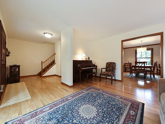 2nd image of 312 N River Glen Ave