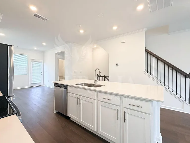 3611 Elm Grove Ln — Photo 15