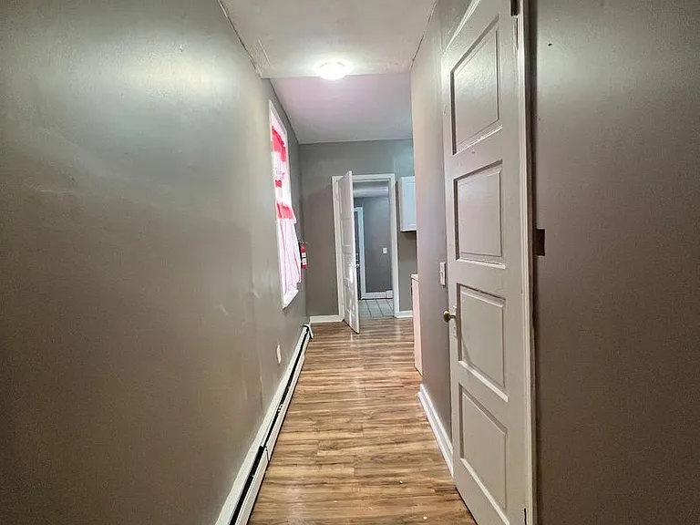 1119 E State St — Photo 5