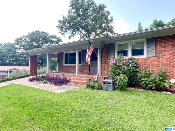 301 Woodvale Ave, Weaver, AL 36277