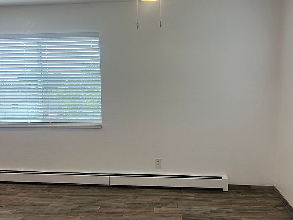 3rd image of 2524 Hill Ave #11