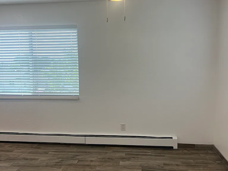 2524 Hill Ave #11 — Photo 3