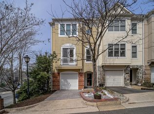 3823 Woodlawn Ct, Alexandria, VA 22304