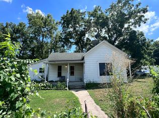 700 N Francis St, Carthage, MO 64836