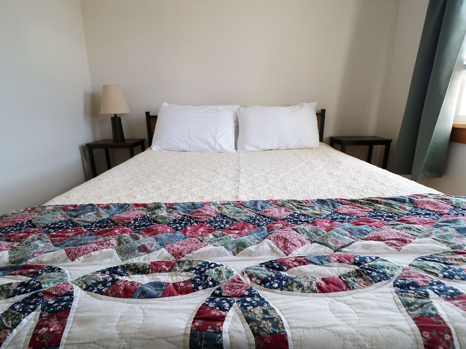 Bedroom - ready with linens and blankets